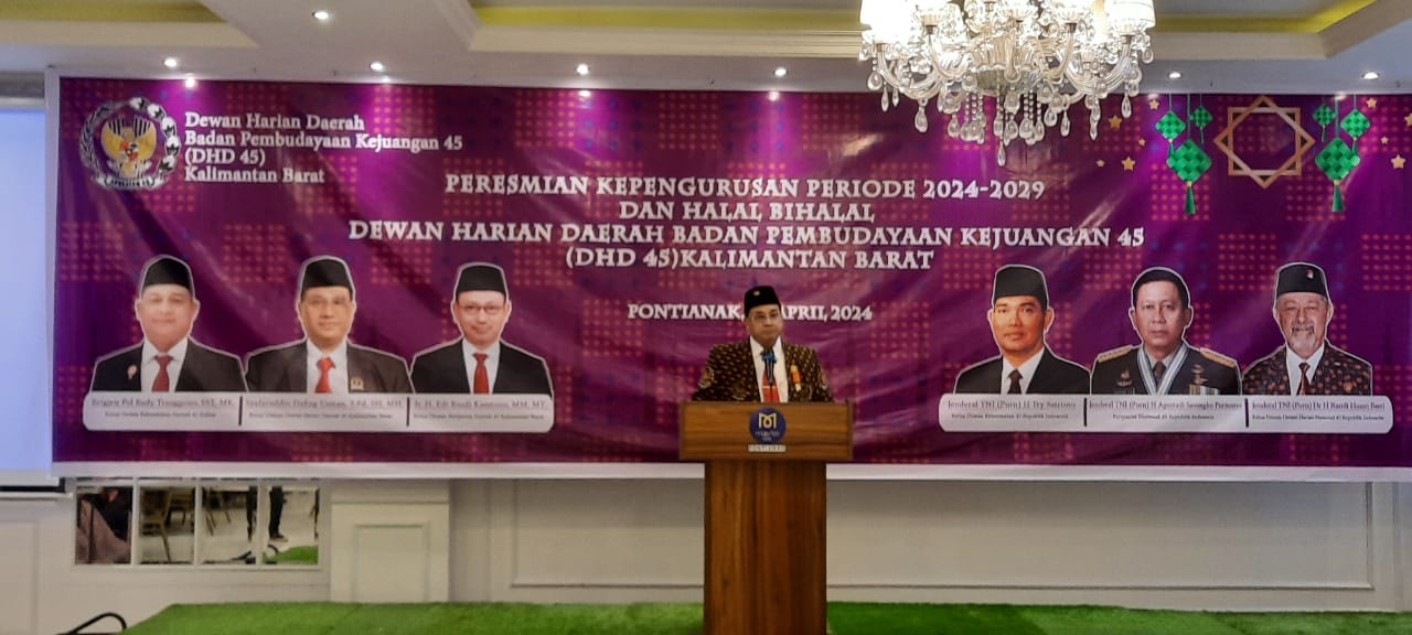 Ketua Umum DHD 45 Kalimantan Barat Syafaruddin DaEng Usman saat menyampaikan sambutan Peresmian Kepengurusan Periode 2024-2029 dan Halal Bi Halal Dewan Harian Daerah Badan Pembudayaan Kejuangan 45 (DHD 45) Kalbar. Foto: Marupek