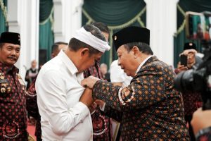 Gubernur Jawa Barat Dedi Mulyadi resmi diamanahkan sebagai Ketua Umum Dewan Harian Daerah Badan Pembudayaan Kejuangan 45 (DHD BPK’45) Provinsi Jawa Barat Masa Bakti 2025–2030.