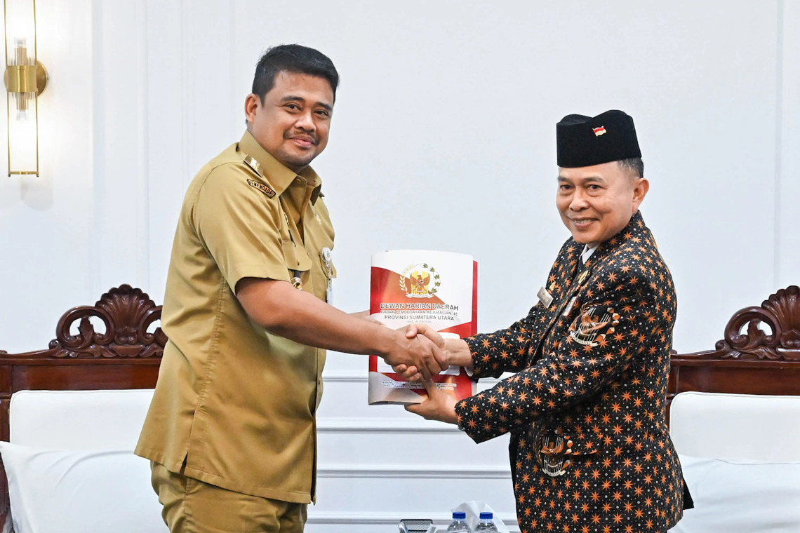 Gubernur Sumut, Bobby Nasution, bersama Ketua Umum DHD 45 Sumut Muhammad Hasyim, di Kantor Gubernur Sumut, Jalan Diponegoro Medan, Senin, 27 Juli 2026 (Foto: Dinas Kominfo Sumut)